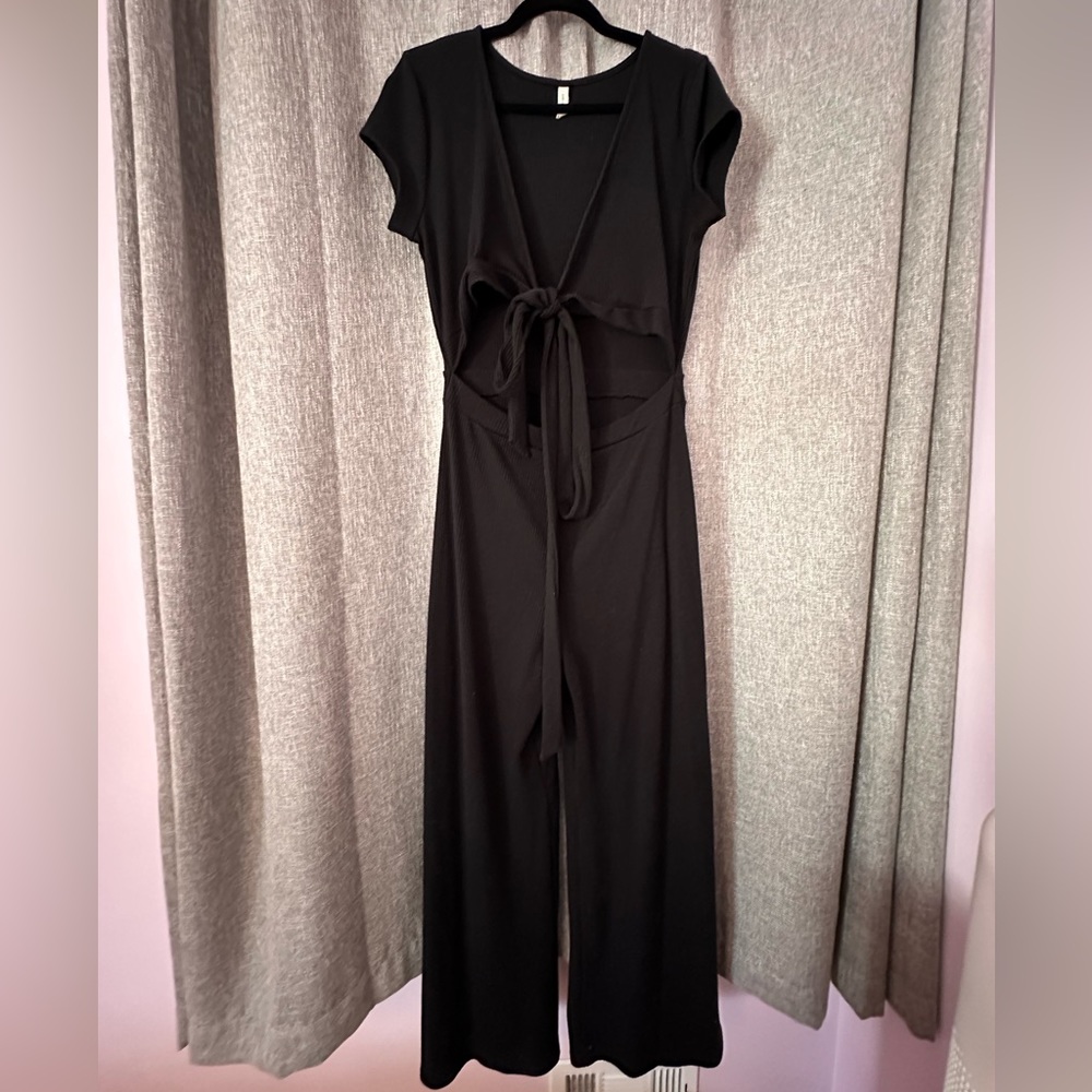 Vici Collection black tie front jump suit XL
